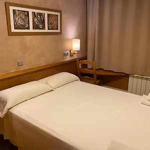 hostal-galicia-cardedeu.catalonia-hotels.com/